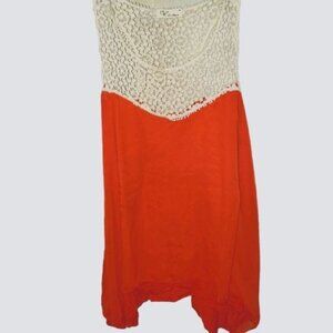 3/$15 Le Rouge Lace Shark Bite Hem Tank Top Size Medium